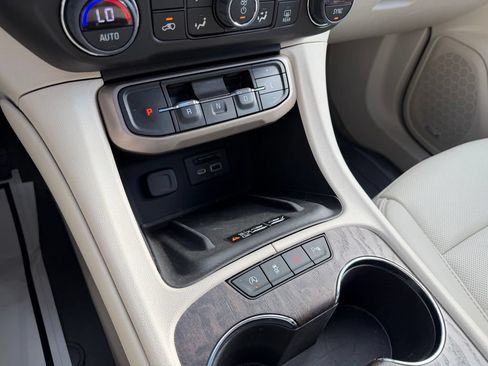 Certified 2023 GMC Acadia Denali w/ Denali Technology Package AWD/4WD image 32