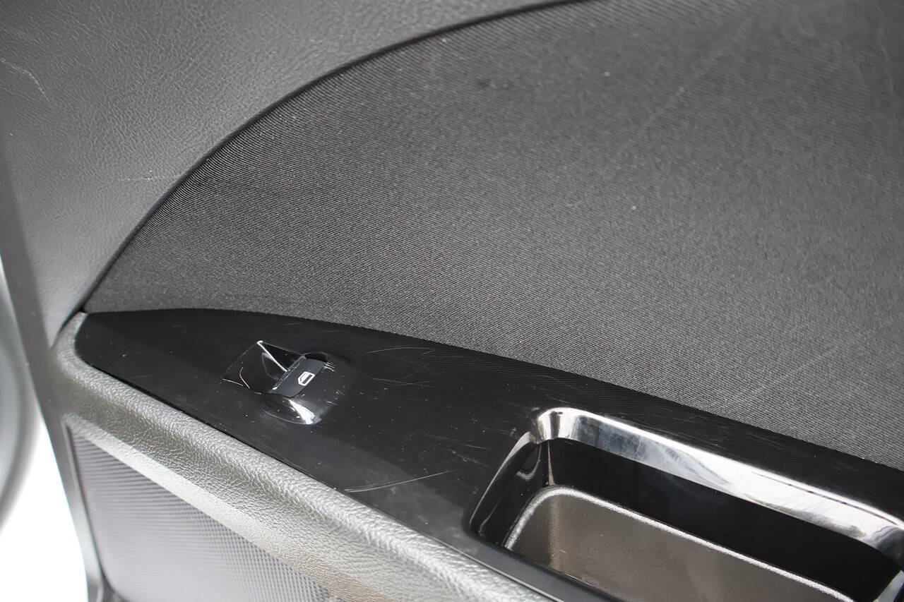 Used 2013 Ford Fusion SE FWD image 21