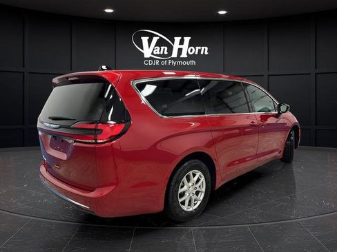 New 2026 Chrysler Pacifica Select image 7