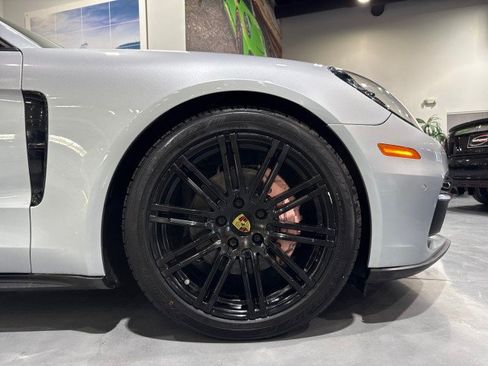 Used 2018 Porsche Panamera 4 AWD/4WD image 10