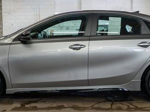 Used 2023 Kia Forte GT-Line image 9