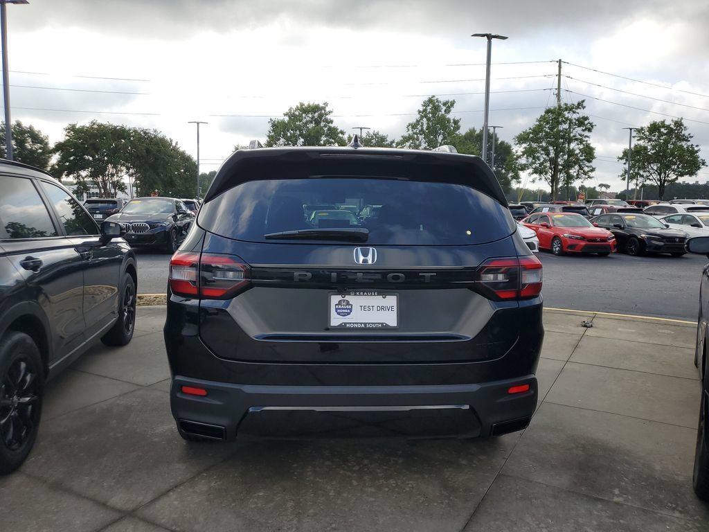 New 2026 Honda Pilot Sport image 6