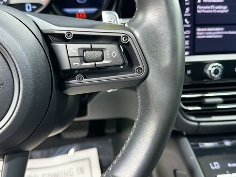 Certified 2022 Porsche Macan S image 38