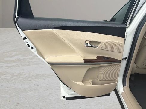 Used 2014 Toyota Venza XLE w/ XLE Premium Package image 21