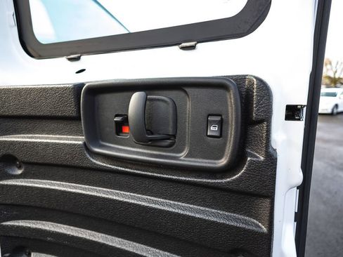 Used 2022 Chevrolet Express 2500 w/ Driver Convenience Package image 18