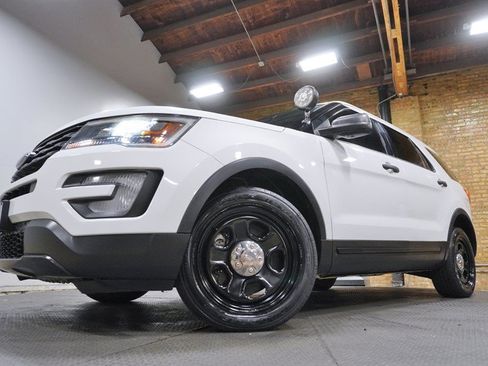 Used 2017 Ford Explorer 4WD Police Interceptor image 3