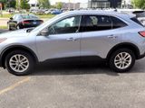 Used 2022 Ford Escape SE w/ Cold Weather Package image 4