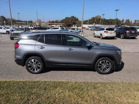 Used 2019 GMC Terrain SLT w/ Preferred Package image 4