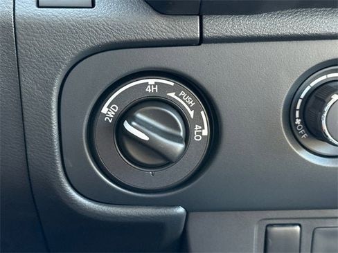 New 2026 Nissan Frontier SV image 25