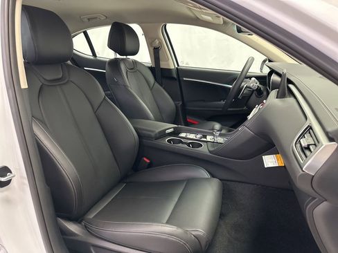Used 2026 Genesis G70 2.5T image 24