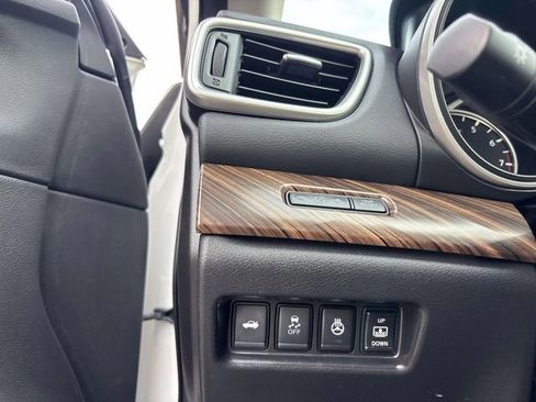 Used 2017 Nissan Maxima Platinum image 17