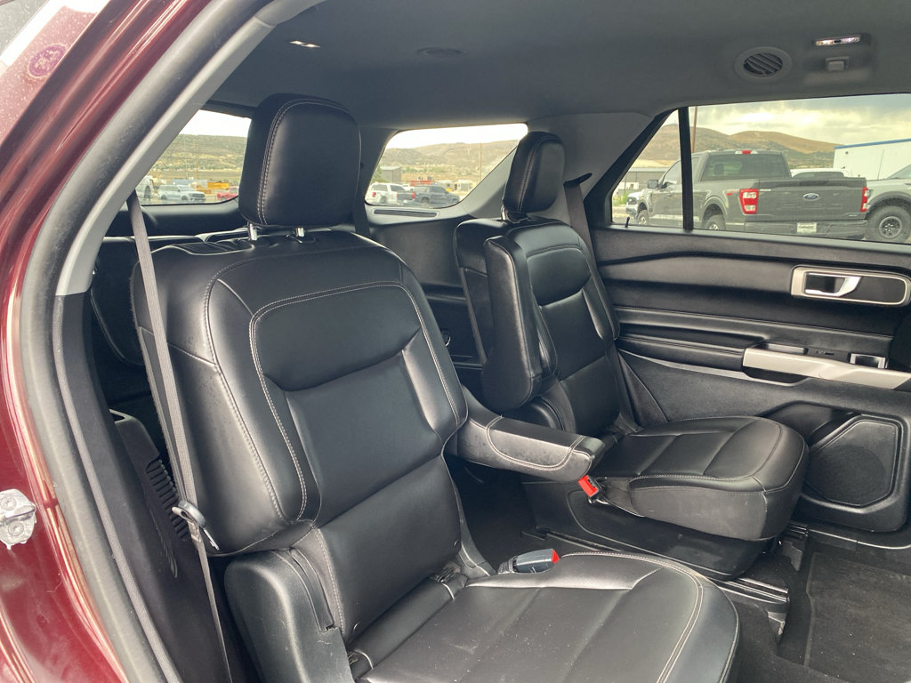 Certified 2022 Ford Explorer XLT w/ Equipment Group 202A AWD/4WD image 6