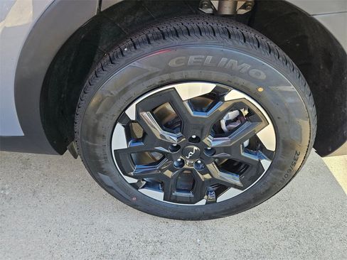 Used 2024 Kia Sorento S image 31