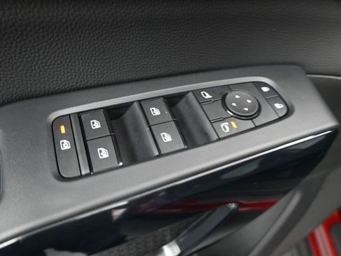 New 2026 Nissan Pathfinder SV image 13