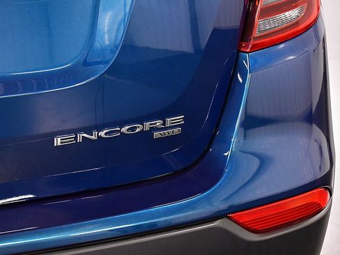 Used 2020 Buick Encore Preferred AWD/4WD image 10