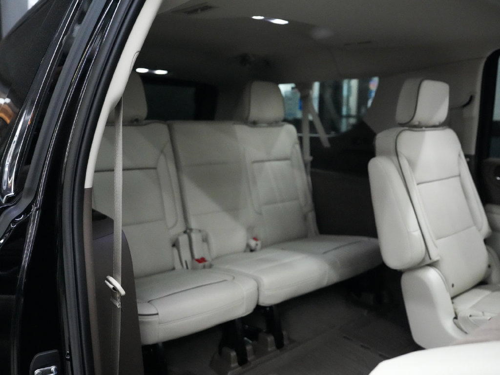 Used 2023 GMC Yukon XL Denali w/ Advanced Technology Package AWD/4WD image 35