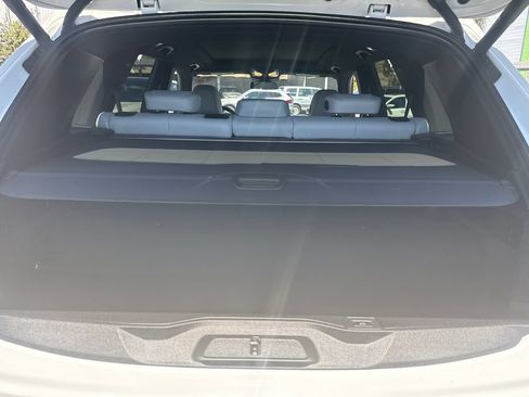 Used 2024 BMW X5 sDrive40i w/ M Sport Package RWD image 11