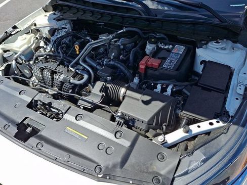Used 2024 Nissan Altima 2.5 SV FWD image 27