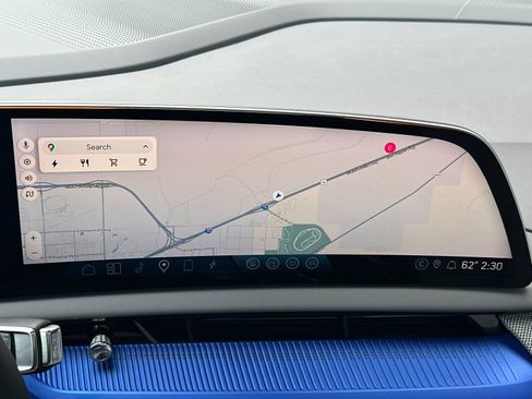 Used 2025 Cadillac Optiq Sport 1 w/ LPO, ONYX Package image 17