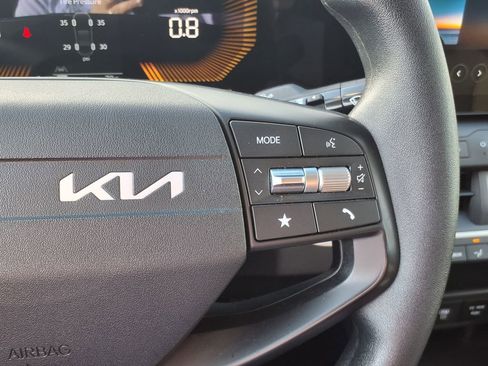 Used 2025 Kia K4 FWD image 23