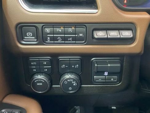 Used 2024 Chevrolet Tahoe High Country image 28