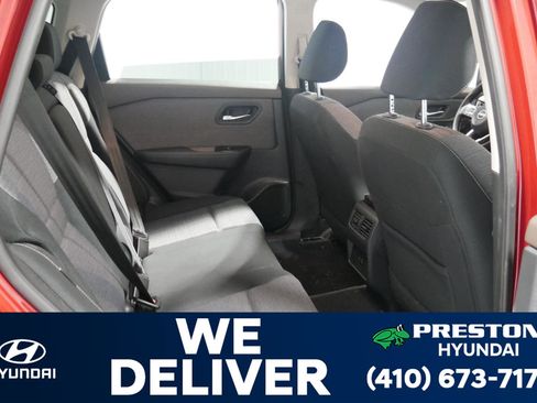 Used 2023 Nissan Rogue SV image 17