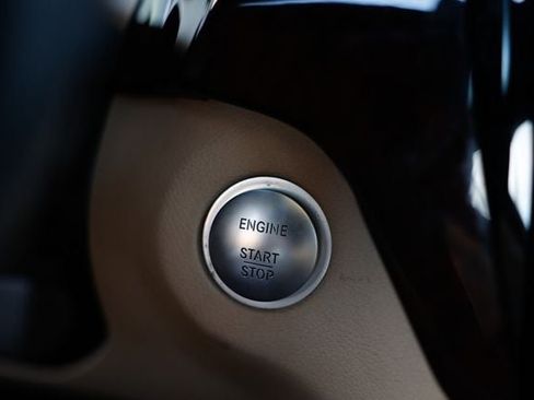 Used 2017 Mercedes-Benz GLS 550 4MATIC image 38