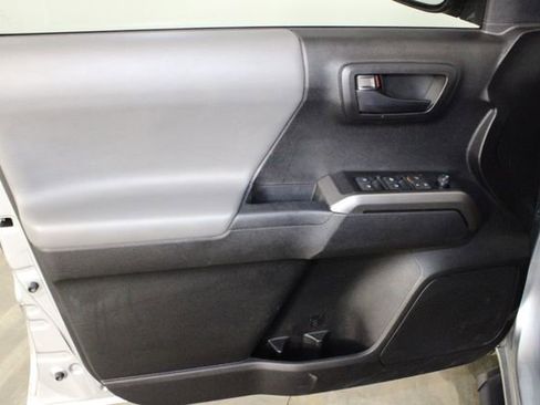 Used 2022 Toyota Tacoma SR5 w/ Technology Package image 16