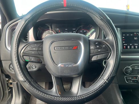 Used 2017 Dodge Charger SE w/ Blacktop Package image 9