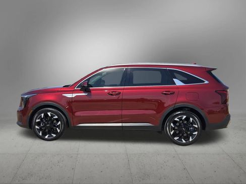 Used 2024 Kia Sorento EX w/ Panoramic Sunroof Package image 3