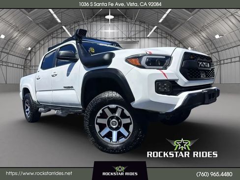 Used 2018 Toyota Tacoma SR5 RWD image 1