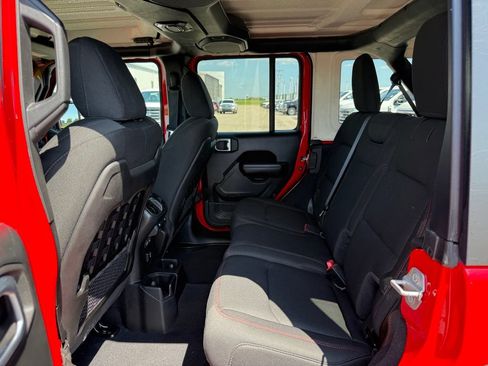 Used 2021 Jeep Wrangler Unlimited Rubicon AWD/4WD image 7