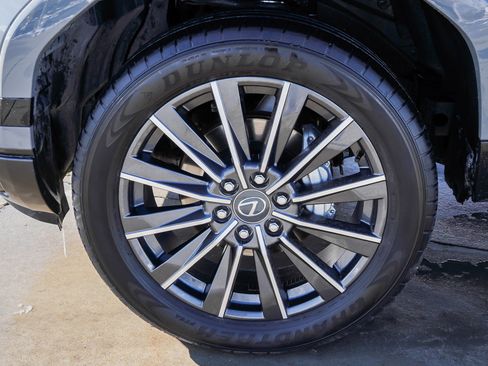 Used 2024 Lexus GX 550 w/ Cold Area Package image 12