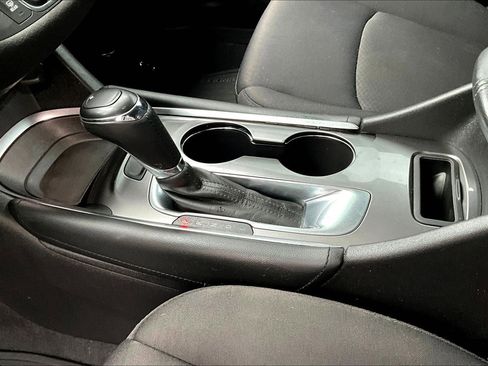 Used 2016 Chevrolet Malibu LT FWD image 18