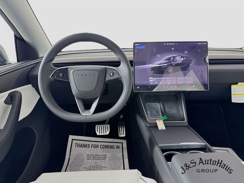 Used 2026 Tesla Model Y Performance image 28