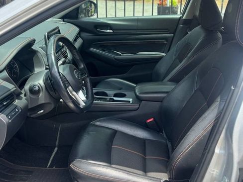 Used 2019 Nissan Altima 2.5 SR w/ SR Premium Package FWD image 2