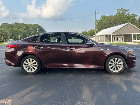 Used 2016 Kia Optima LX w/ Option Group 014 FWD image 6