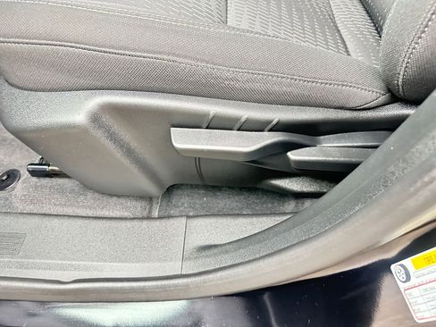 Used 2025 Chevrolet Equinox LT image 23