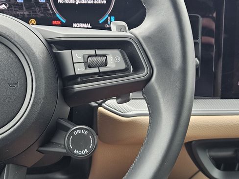 Certified 2026 Porsche Cayenne AWD/4WD image 27