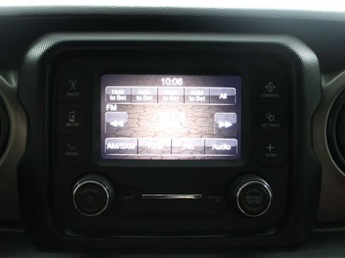 Used 2021 Jeep Gladiator Sport image 40