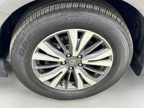 Used 2020 Nissan Pathfinder SV image 27