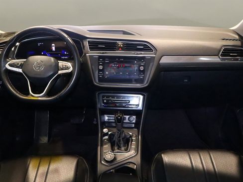 Used 2024 Volkswagen Tiguan SE image 22