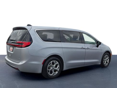 Used 2024 Chrysler Pacifica Limited FWD image 7