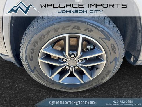 Used 2021 Jeep Grand Cherokee Limited AWD/4WD image 9
