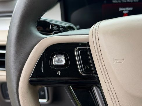 Used 2023 Lincoln Aviator AWD w/ Elements Package image 18