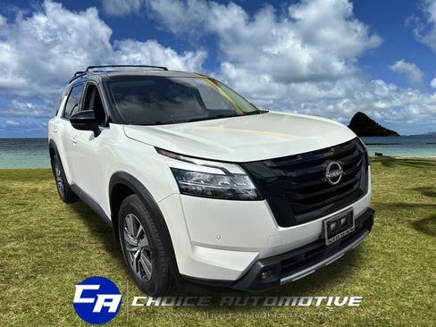 Used 2022 Nissan Pathfinder SL w/ SL Black Package image 10