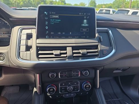 Used 2022 Chevrolet Tahoe LT w/ Luxury Package AWD/4WD image 22