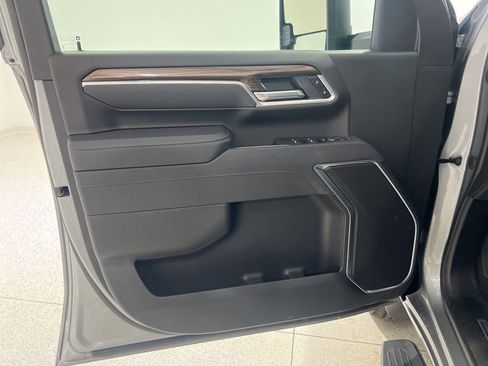 Used 2025 Chevrolet Silverado 2500 LT w/ Convenience Package AWD/4WD image 19