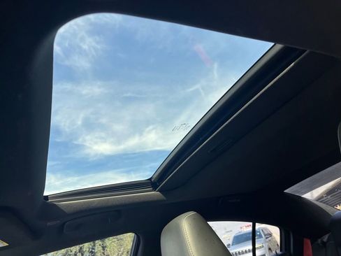 Used 2018 Dodge Charger SRT Hellcat w/ Harman/Kardon Audio Group RWD image 10