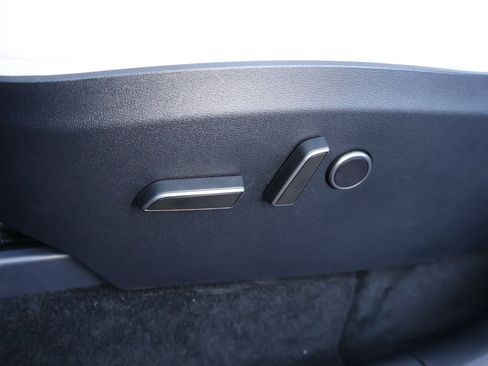 Used 2024 Tesla Model Y Long Range image 8